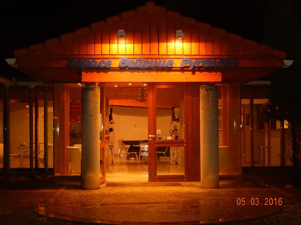 Hotel Eco Logis Espace Bellevue Séméac Dış mekan fotoğraf