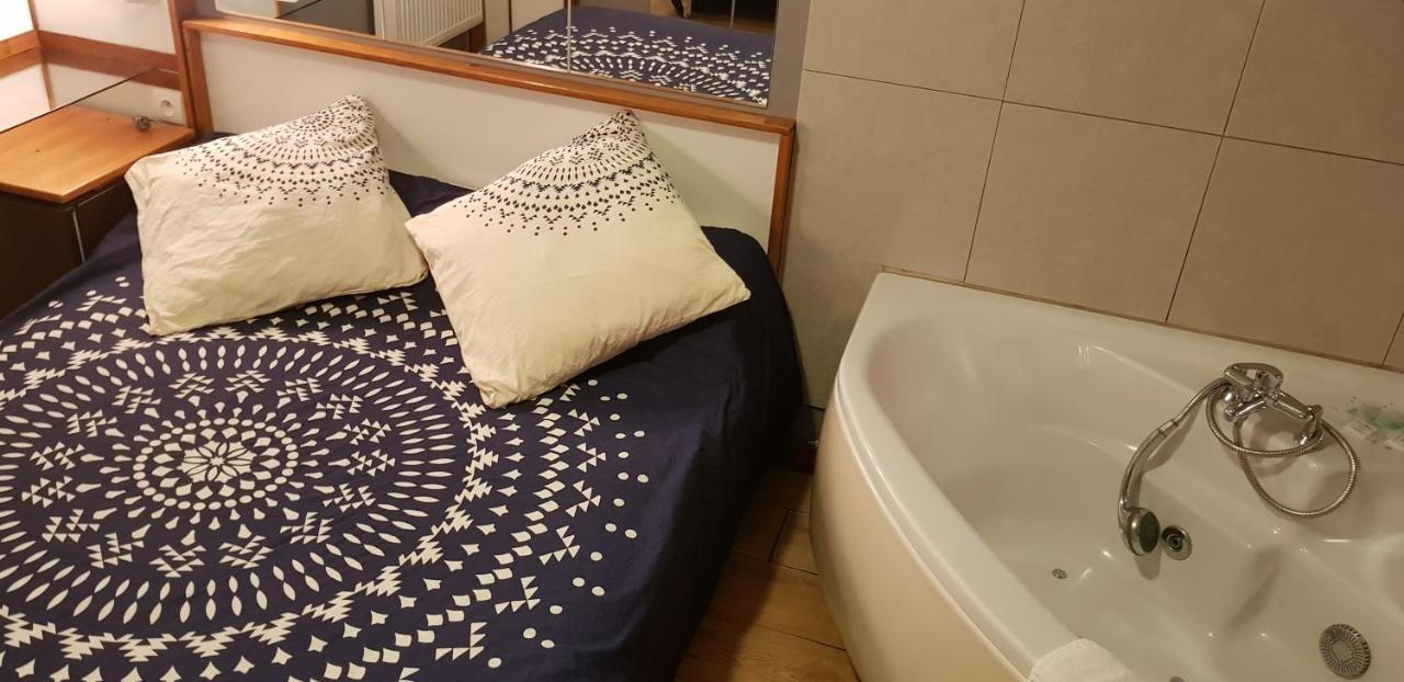 Hotel Eco Logis Espace Bellevue Séméac Dış mekan fotoğraf