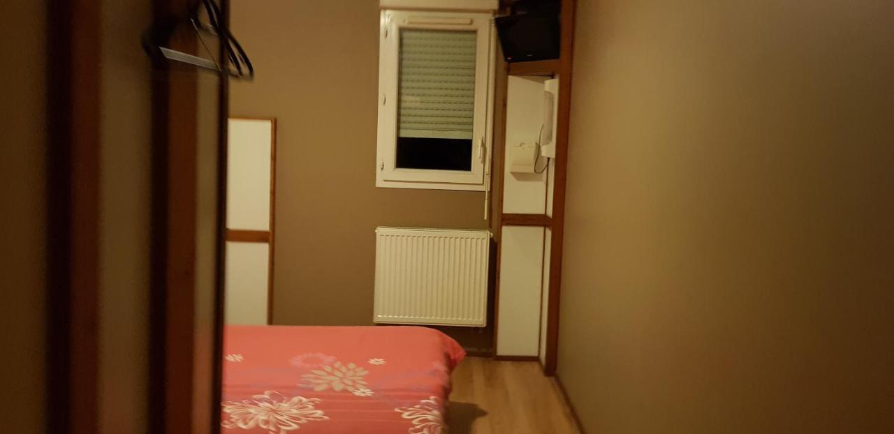Hotel Eco Logis Espace Bellevue Séméac Dış mekan fotoğraf