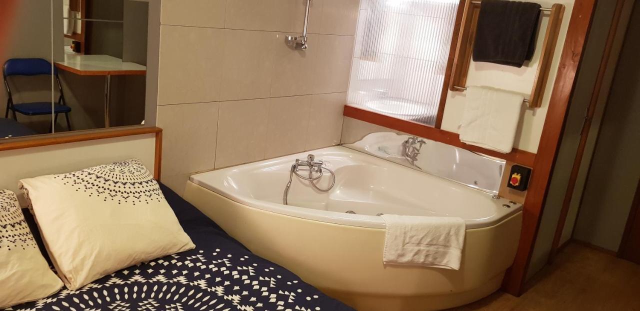 Hotel Eco Logis Espace Bellevue Séméac Dış mekan fotoğraf